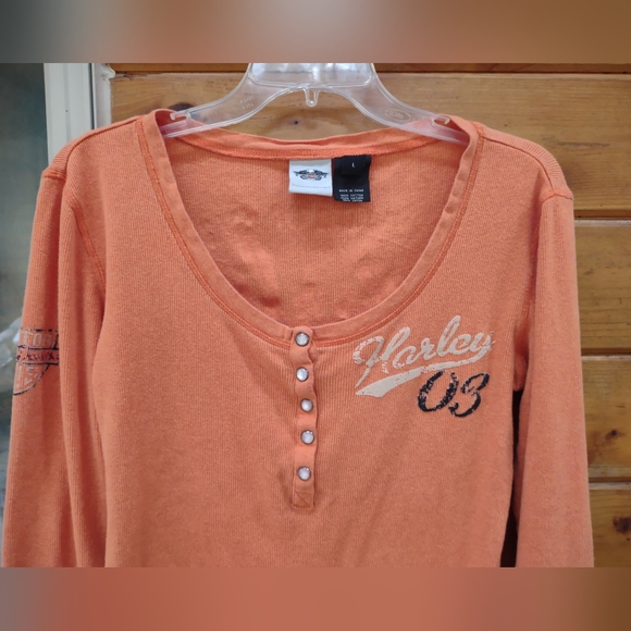HARLEY-DAVIDSON LADIES ORANGE SCOOP NECK LONG SLV SHIRT SIZE L FLOCKED GRAPHICS - Picture 2 of 10
